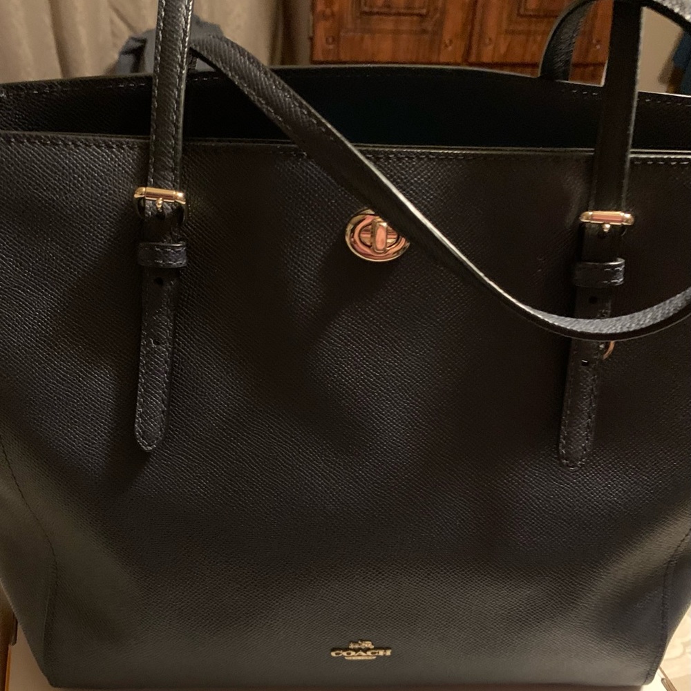 Coach Turnlock Tote in Crossgrain Leather - Navy